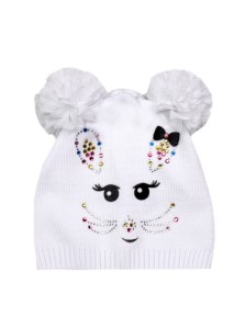 Czapeczka z pomponami na wiosnę - Biała