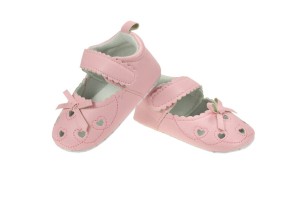 Buciki balerinki na rzepy - kokardka z serduszkami różowe