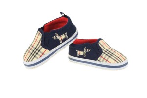 Buciki niemowlęce wsuwane w szkocką kratę - piesek 