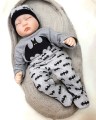 Wyprwka-niemowlęca-body-półśpiochy-czapeczka-Batman-szary-5.jpg