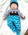 Wyprwka-niemowlęca-body-półśpiochy-czapeczka-Batman-niebieski-3.jpg