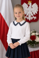 Elegancka-biała-bluzka-do-szkoły-dla-dziewczynki-granatowy-kołnierzyk-8.png